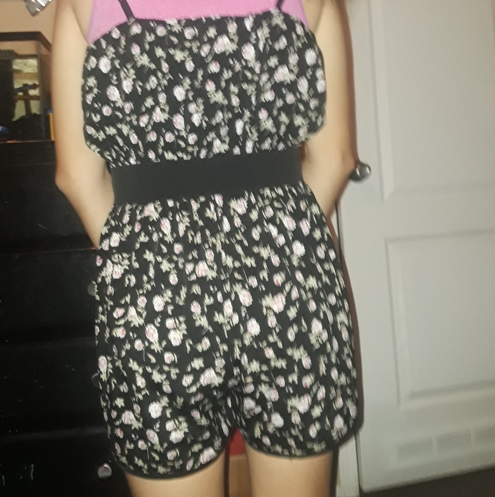 Romper - Picture 2 of 4